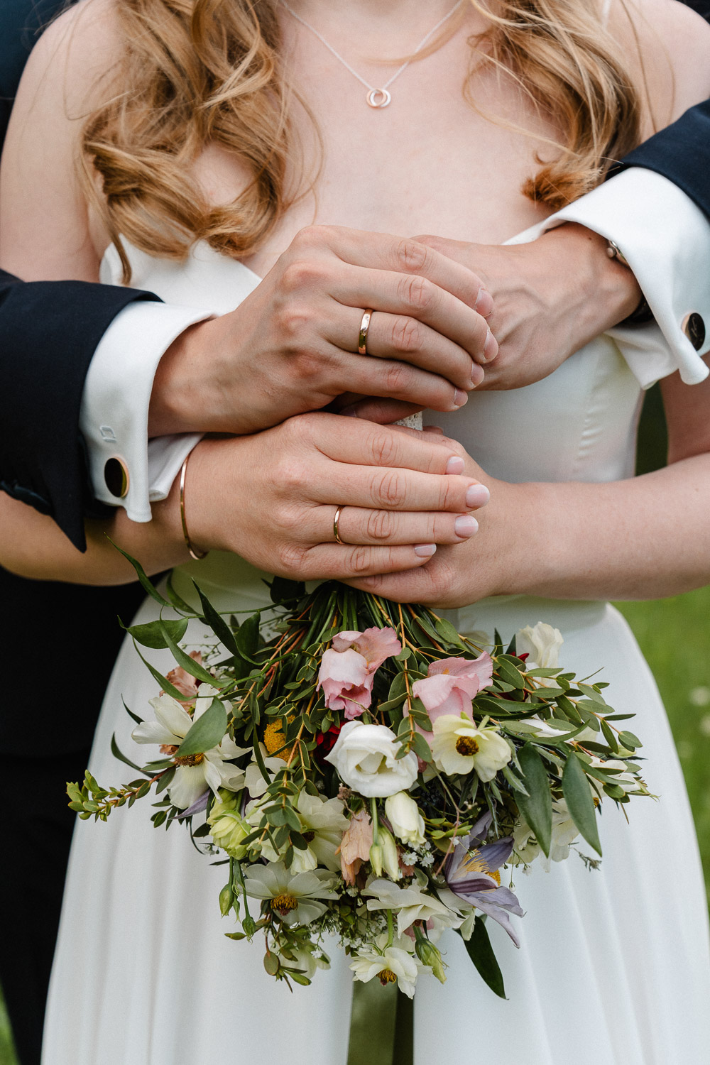 Brautstrauß Kärnten, Brautschmuck Kärnten, Hochzeit Weissensee, Eheringe, Heiarten in Österreich, Heiraten in Kärnten, Neusacherhof, Trauung, Hochzeitsfotograf